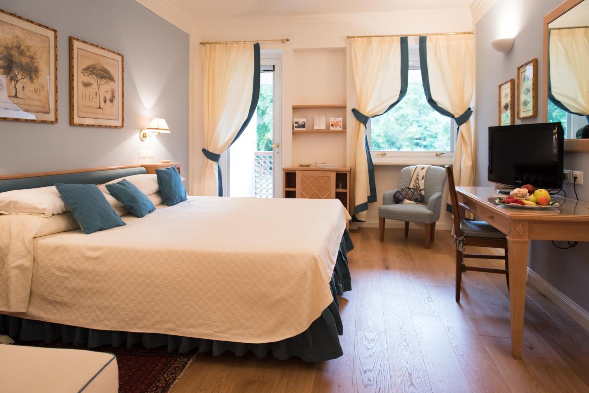 Deluxe Double or Twin Room with Garden View